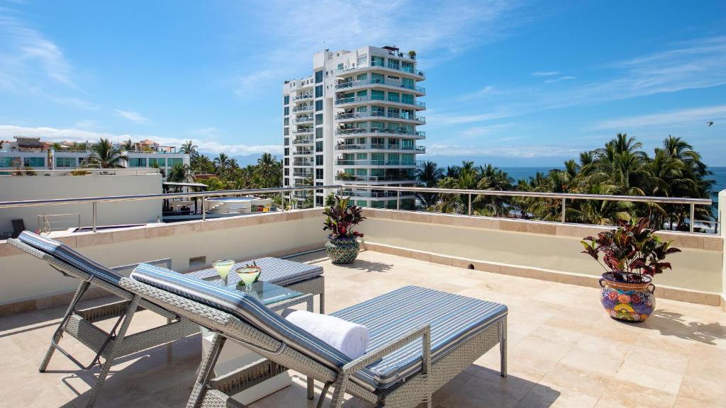 Nitta 2 bedroom Fantastic ocean Views with dipping pool and huge Deck