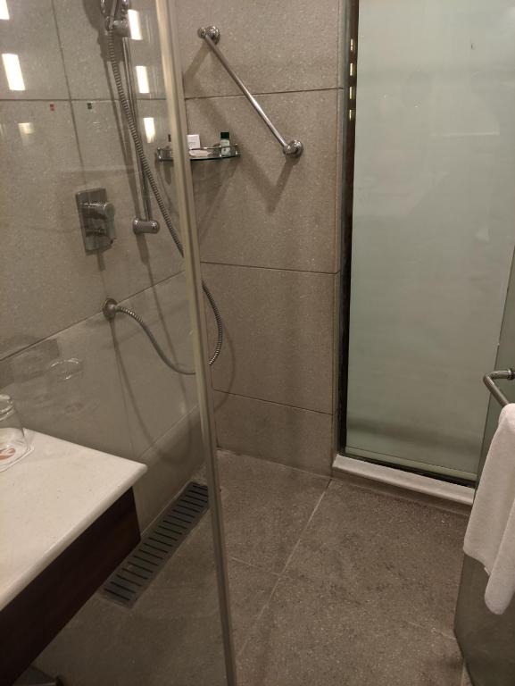 Koupelna v ubytování Fortune Select Global, Gurugram - Member ITC Hotels' Group