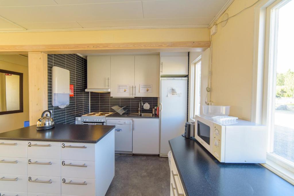 Skellefteå Camping - Budget Twin Room With Shared Bathroom