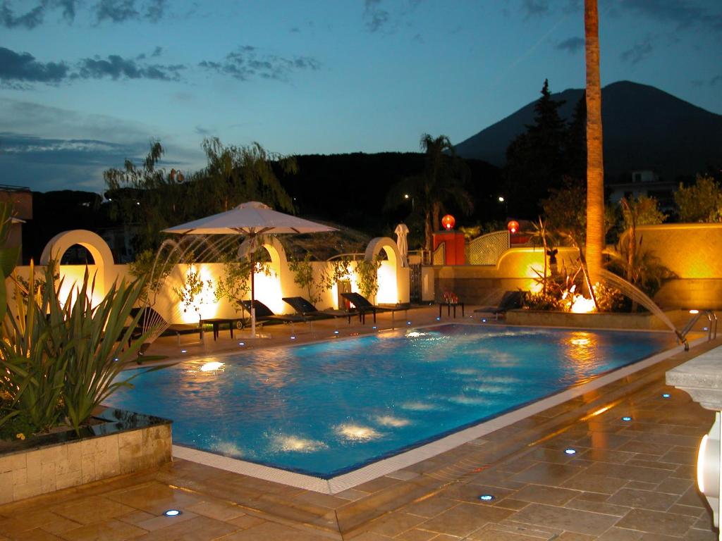 Bazén v ubytování Palazzo Rosenthal Vesuview Hotel & Resort nebo v jeho okolí