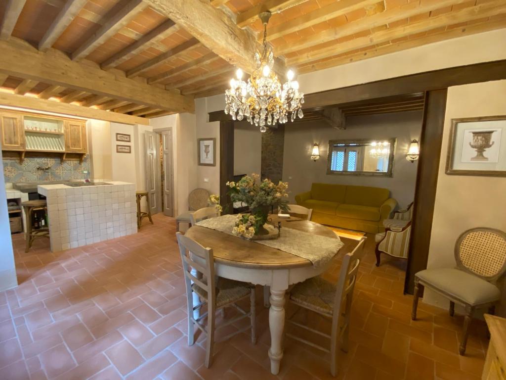 La Magione dei Todaro - Twee Slaapkamers Huis