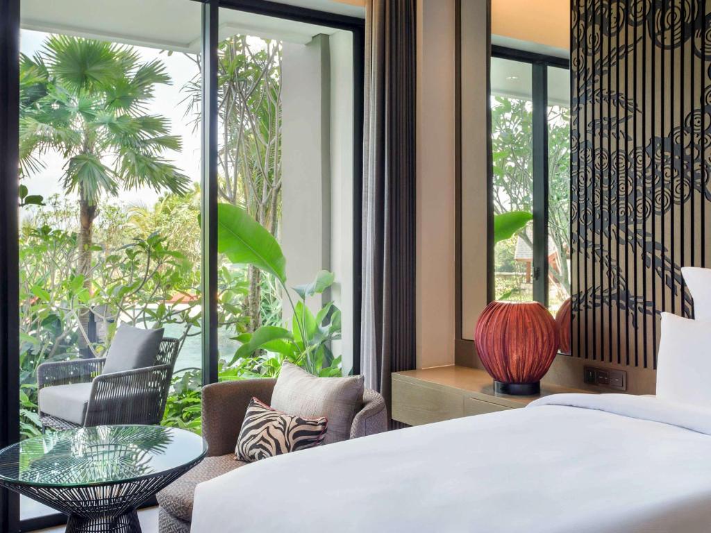 Pullman Ciawi Vimala Hills Resort 객실 침대