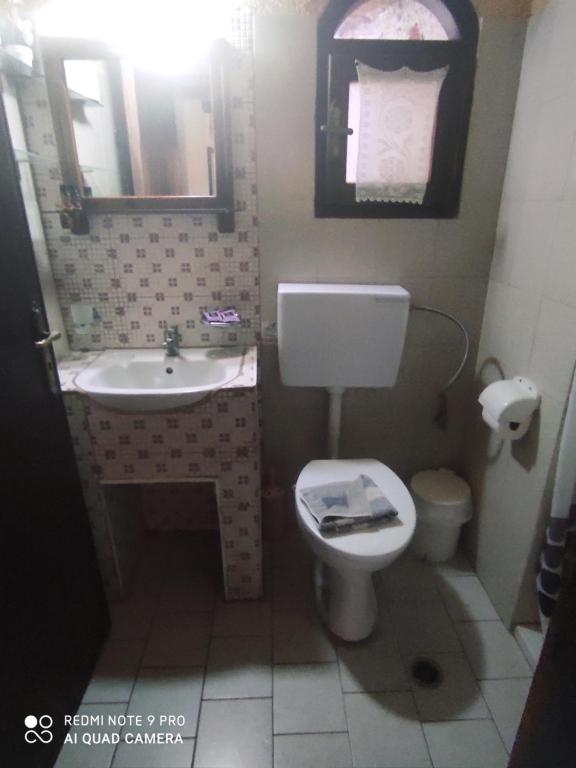 Koupelna v ubytování Velanos Villas