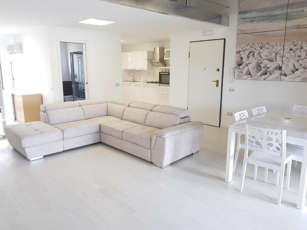 Kuchnia lub aneks kuchenny w obiekcie Appartamento da sogno nel Resort Marinagri