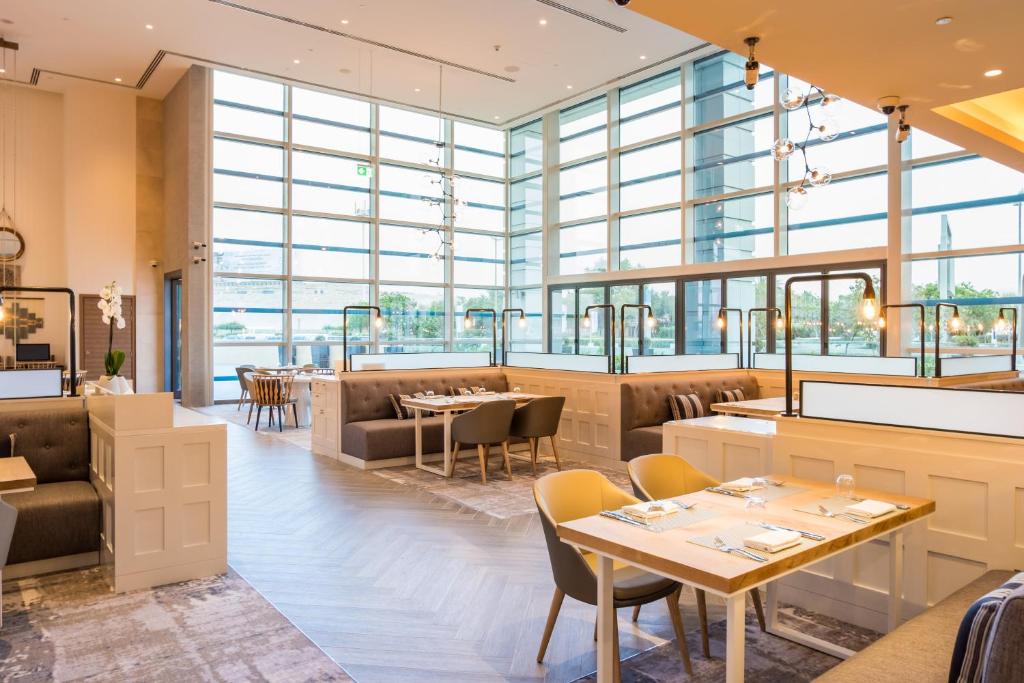 Posezení v ubytování Holiday Inn & Suites - Dubai Festival City by IHG
