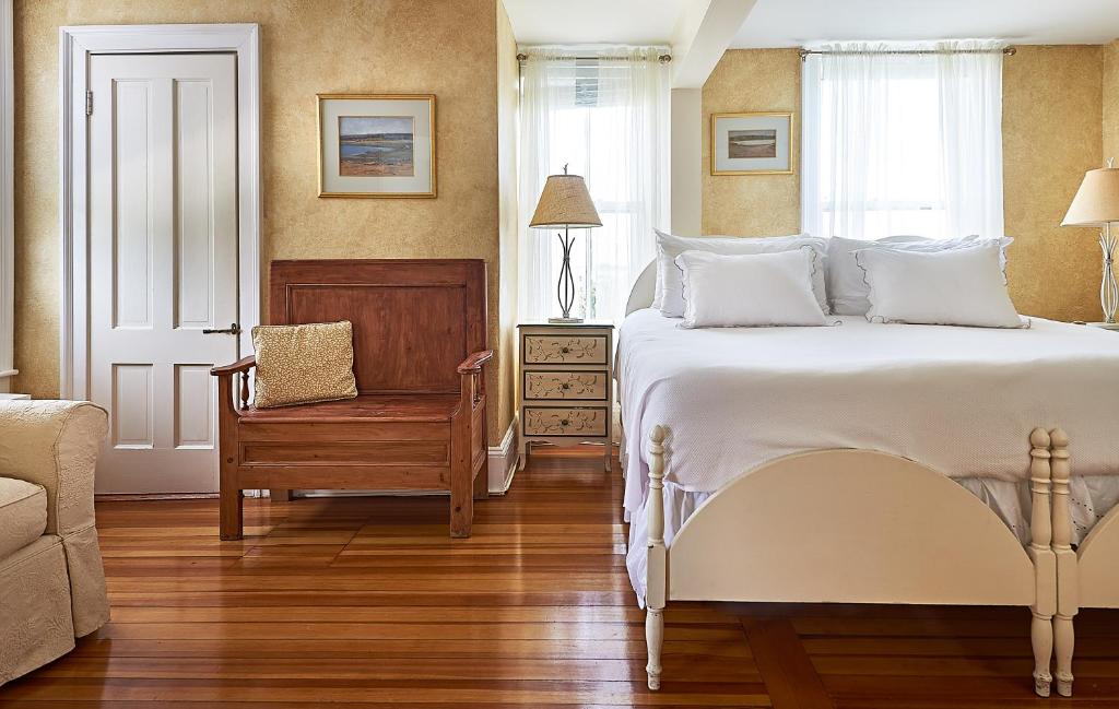 Cliff Lodge photo