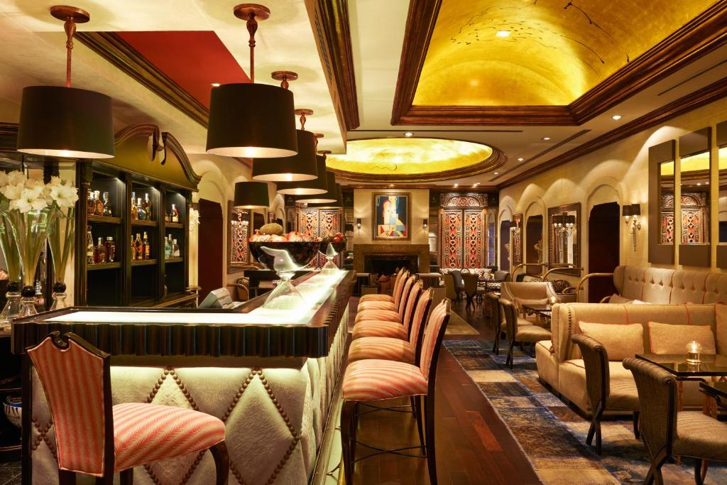 Гостиная зона в Marbella Club Hotel · Golf Resort & Spa