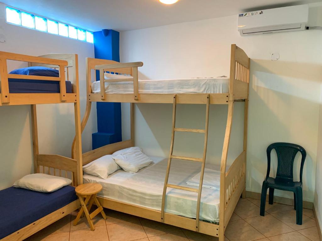 Krevet ili kreveti na kat u jedinici u objektu Hostal Yaku Montañita