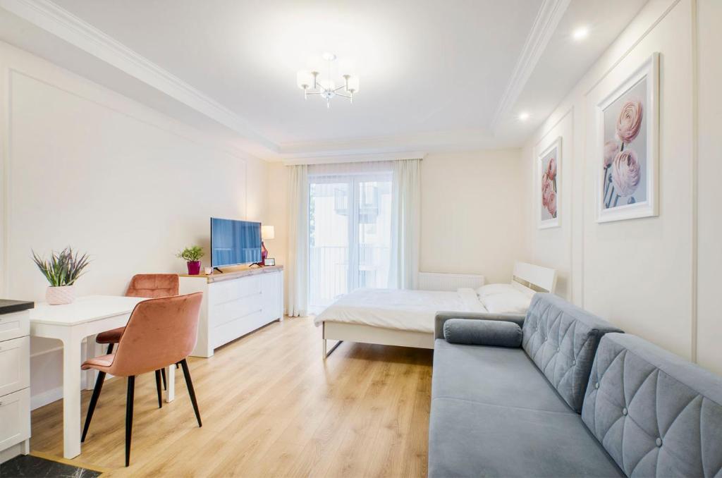 ApartHouse Deluxe - Apartment With Balcony