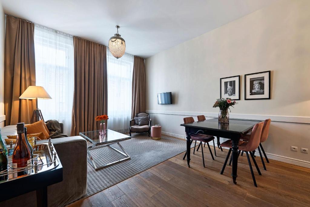 6 rooms - Apartamento Grande De Um Quarto