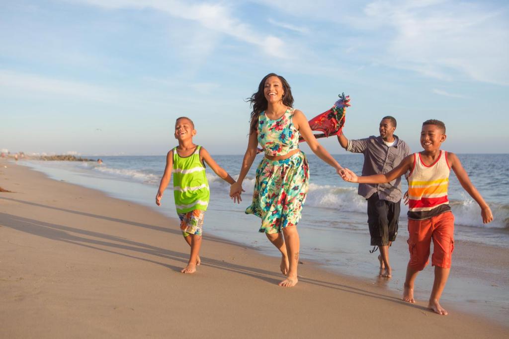 Holiday Inn Va Beach-Oceanside 21st St by IHG photo