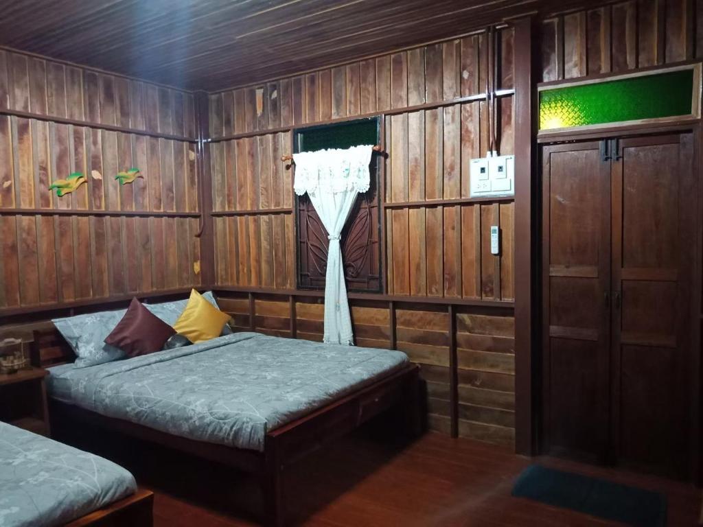 เรือนไทยใจสุขเอ๋ย - Tweepersoonskamer Met 1 Of 2 Bedden En Terras