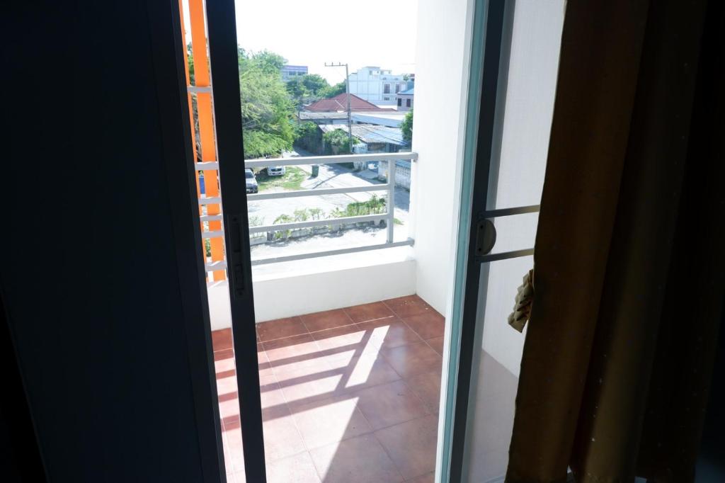 V at Bangsaen - Budget Triple Room