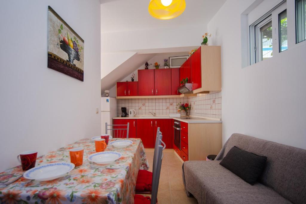 A kitchen or kitchenette at Stegnailion