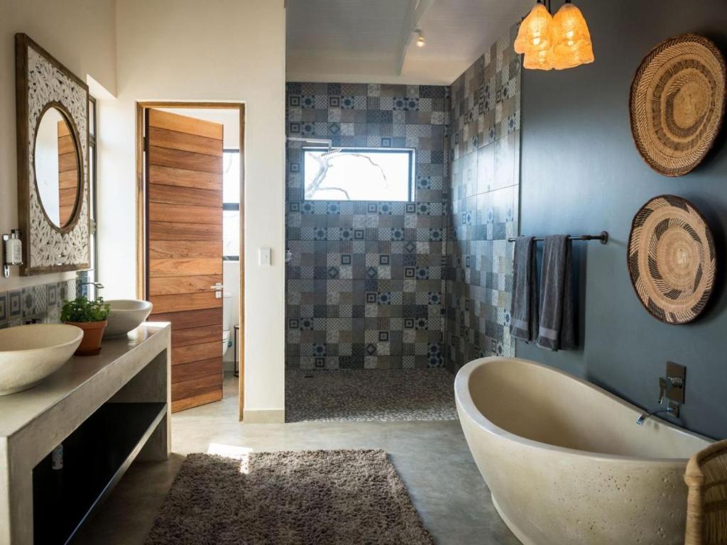 Safari Moon Luxury Bush Lodge - Executive Suite
