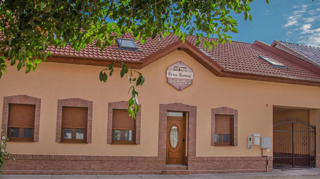 Oros House Apartmanház 5900 Orosháza, 3 Deák Ferenc utca kép - 1