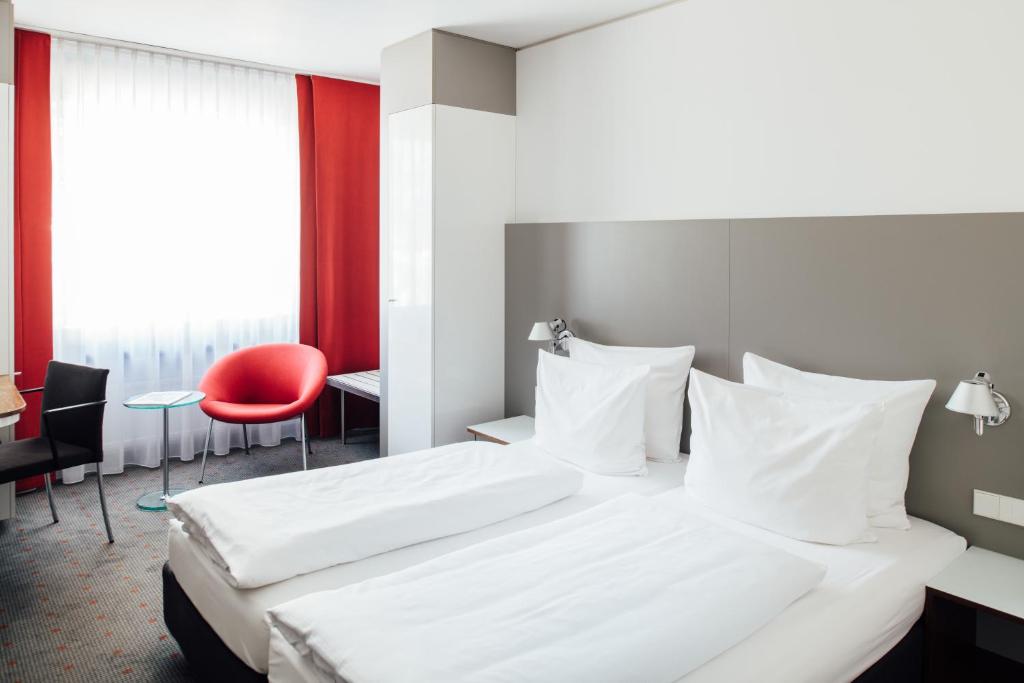 Vienna House Easy by Wyndham Stuttgart - Habitación Accesible Para La Comodidad