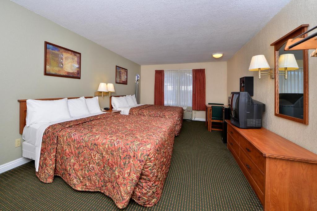 Rodeway Inn San Clemente Beach - Queen Room Met Twee Queensize Bedden - Niet -roken