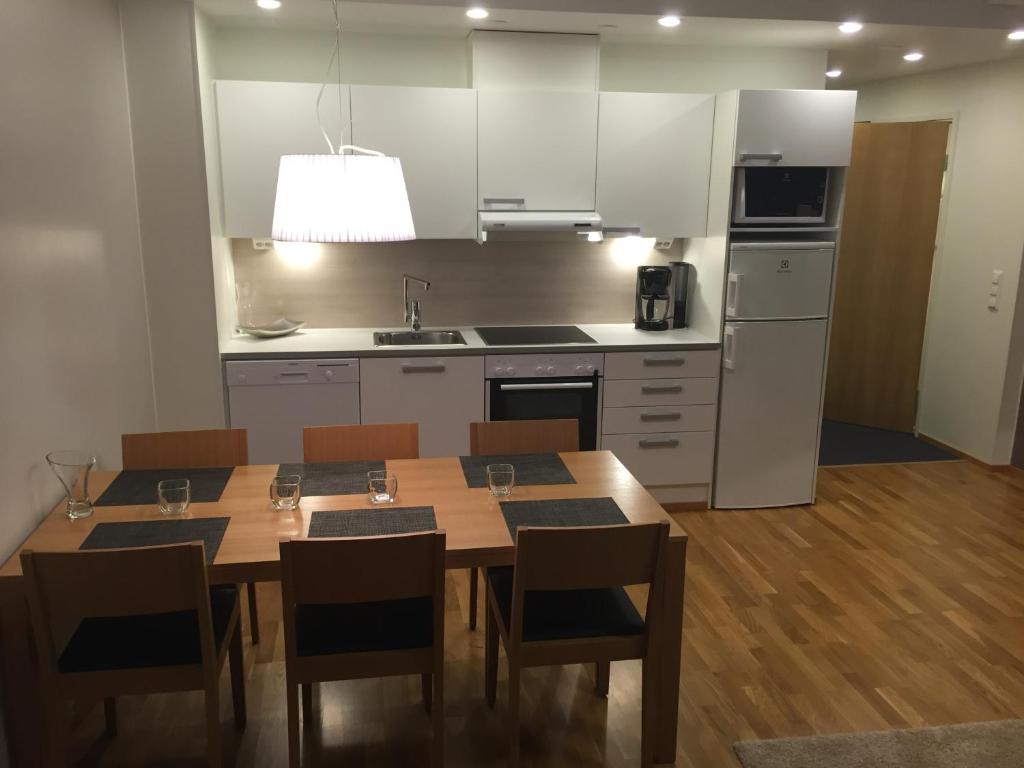 Кухня или мини-кухня в Ruka Chalets 1302
