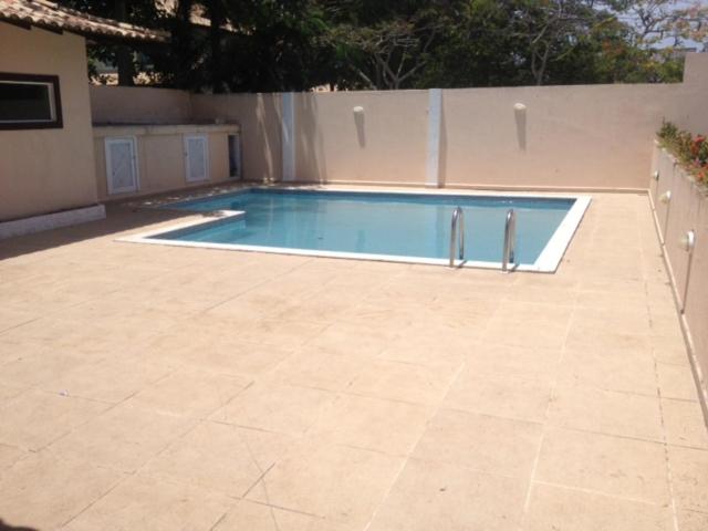  Casa com 03 quartos em Cabo Frio