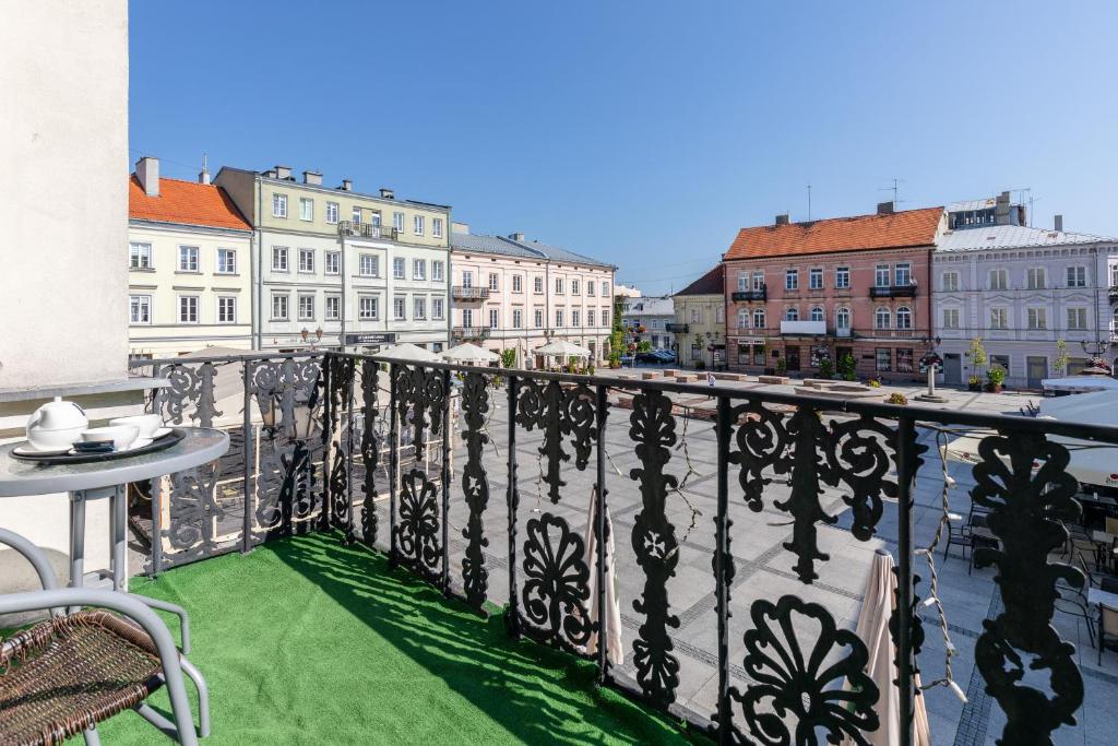 Balkón alebo terasa v ubytovaní Kamienica Szefferów 1848 r.