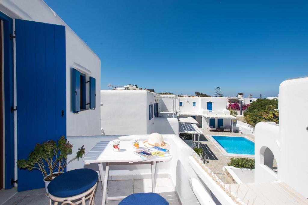 Πισίνα στο ή κοντά στο Olive Tree, Mykonos Town 2BRM Apartment with Pool
