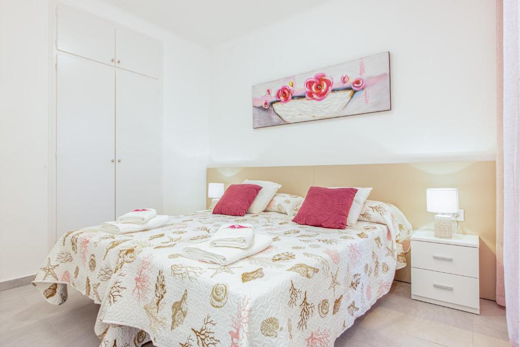 Posteľ alebo postele v izbe v ubytovaní Apart-rent Apartment Gran reserva 0076