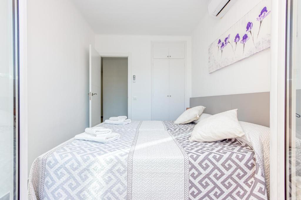 Posteľ alebo postele v izbe v ubytovaní Apart-rent Apartment Gran reserva 0076
