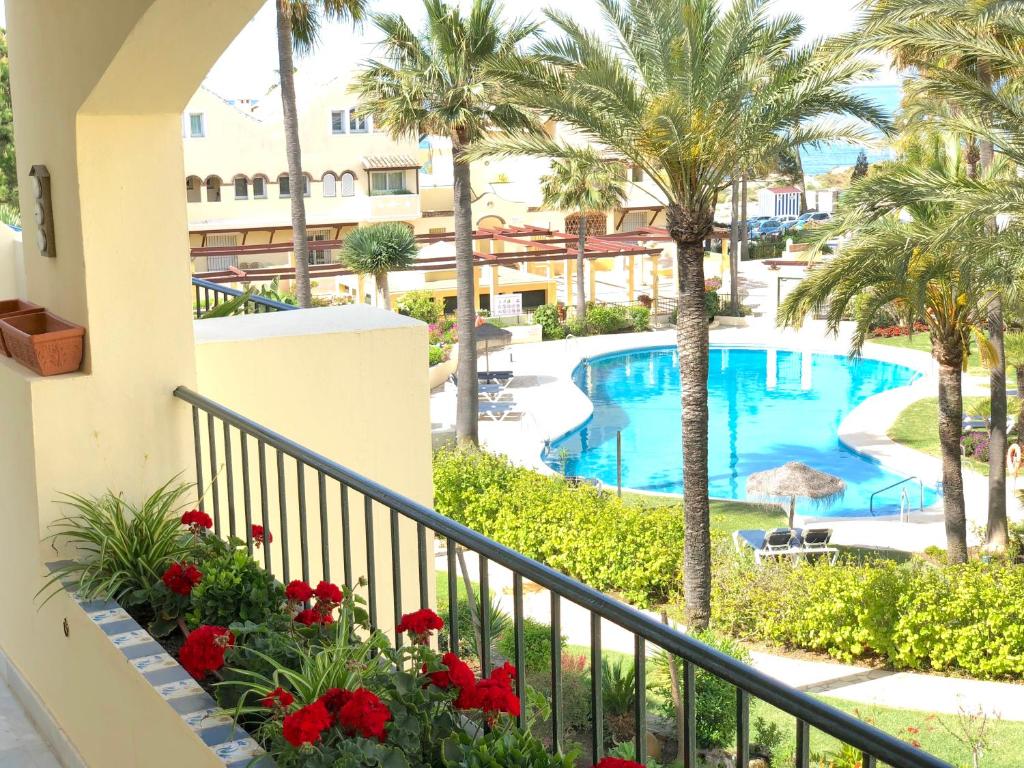 5* Luxury Apartment in Marbella. Beachfront, Pool, wifi ...