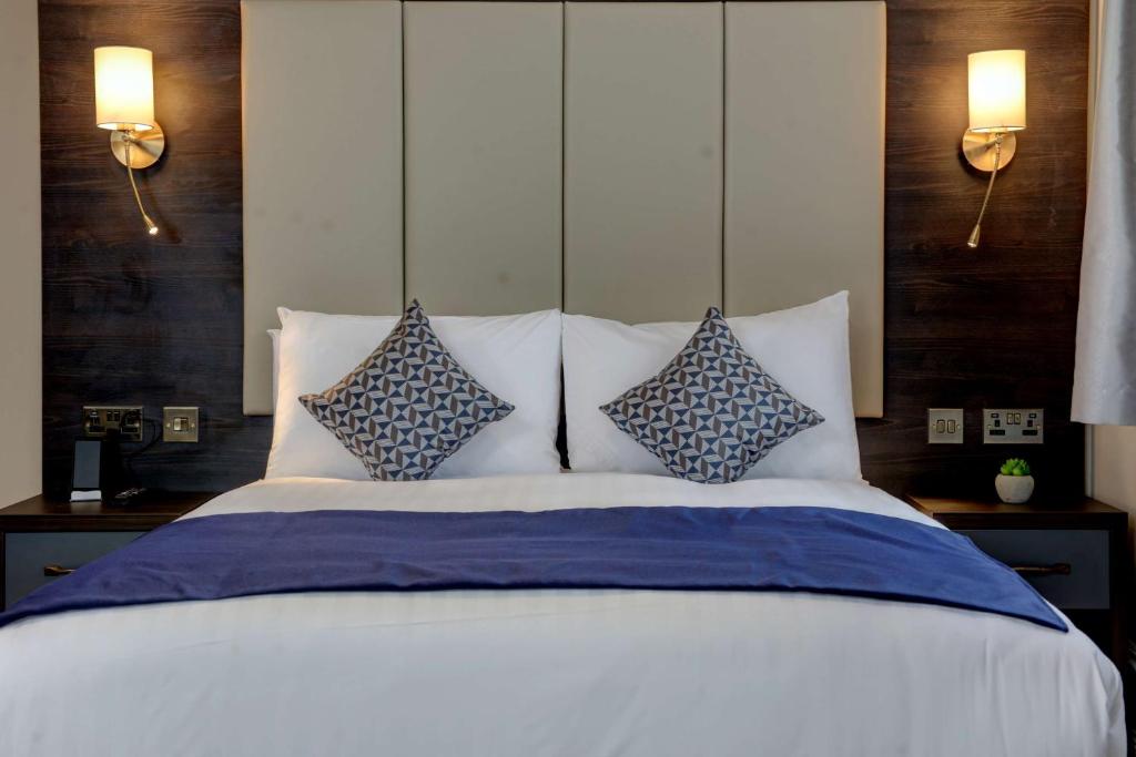 Trafford Hall Hotel Manchester, Trademark Collection by Wyndham - Business King Room - Non-Smoking