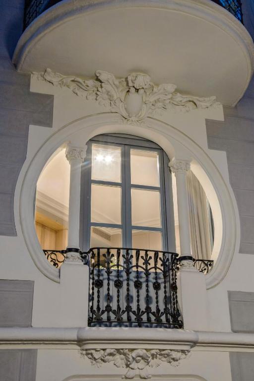 Ayala 63 - THE ARC COLLECTION - 15