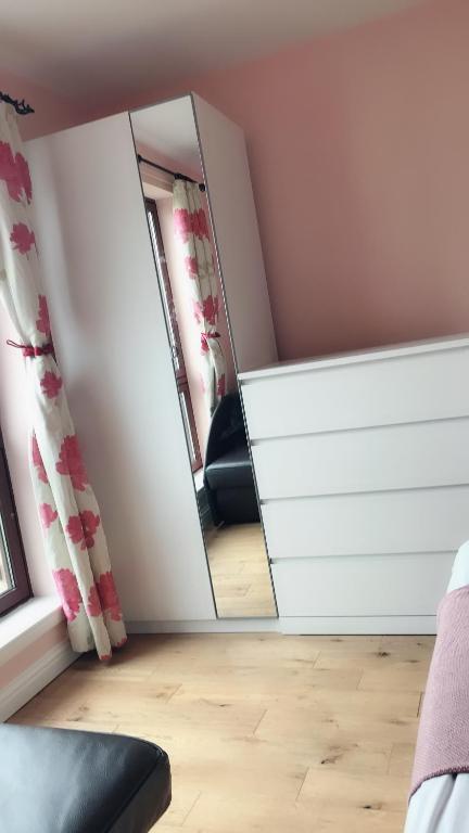 Edinburgh City Centre Old Town Holiday Apartment 3 bedrooms - Three-Bedroom Apartment