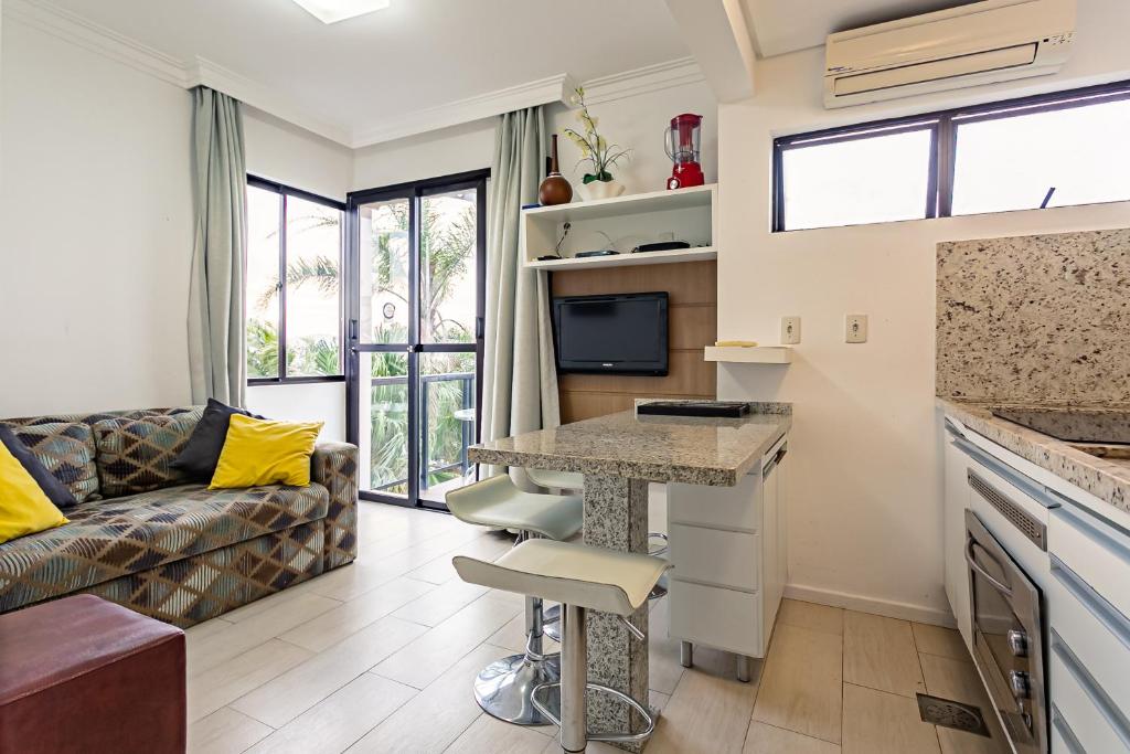  Apartamento pé na areia e vista mar Jurerê JBM204