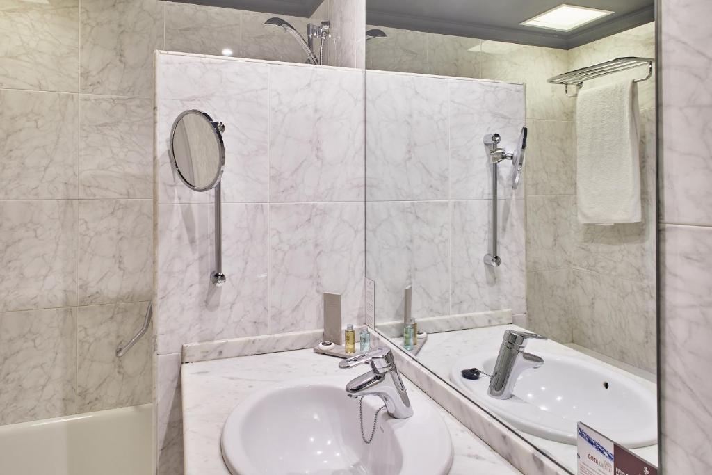 Koupelna v ubytování Silken Gran hotel Durango