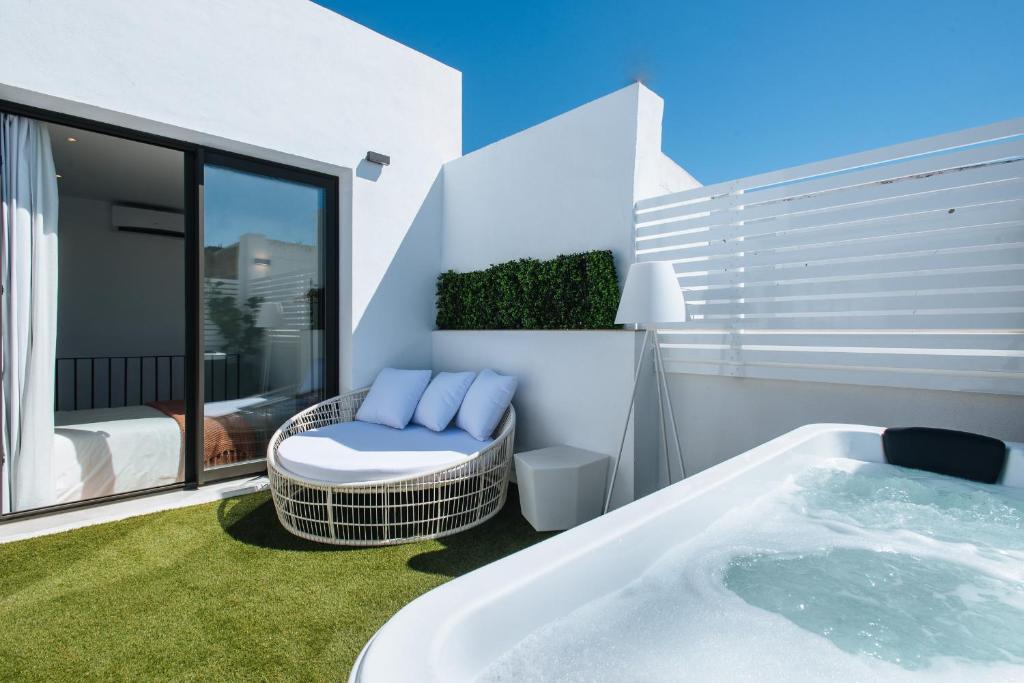 Gallery image of Magno Apartments Alameda 1851 Penthouse - Private terrace and jacuzzi in Seville