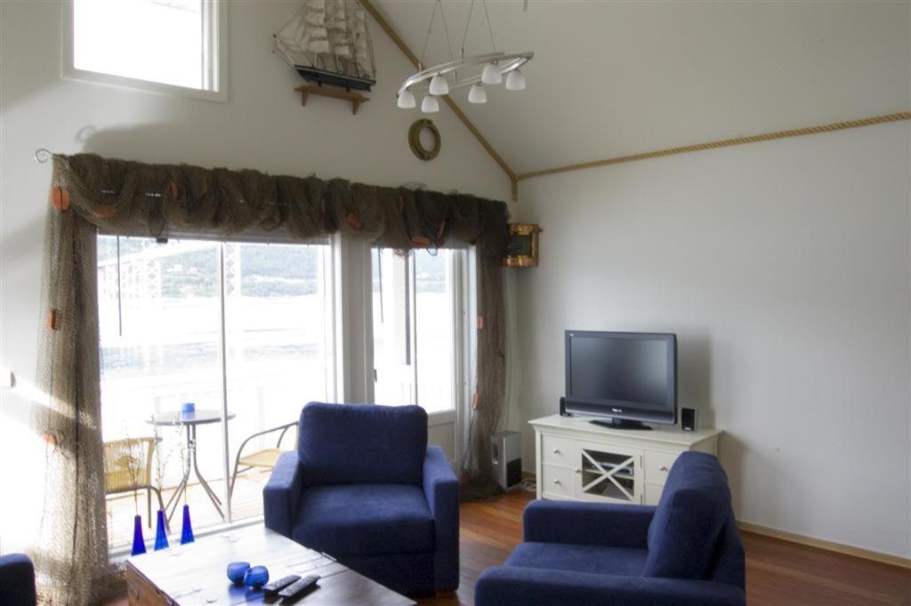 Tjeldsundbrua Maritim - Twee Slaapkamers Huis
