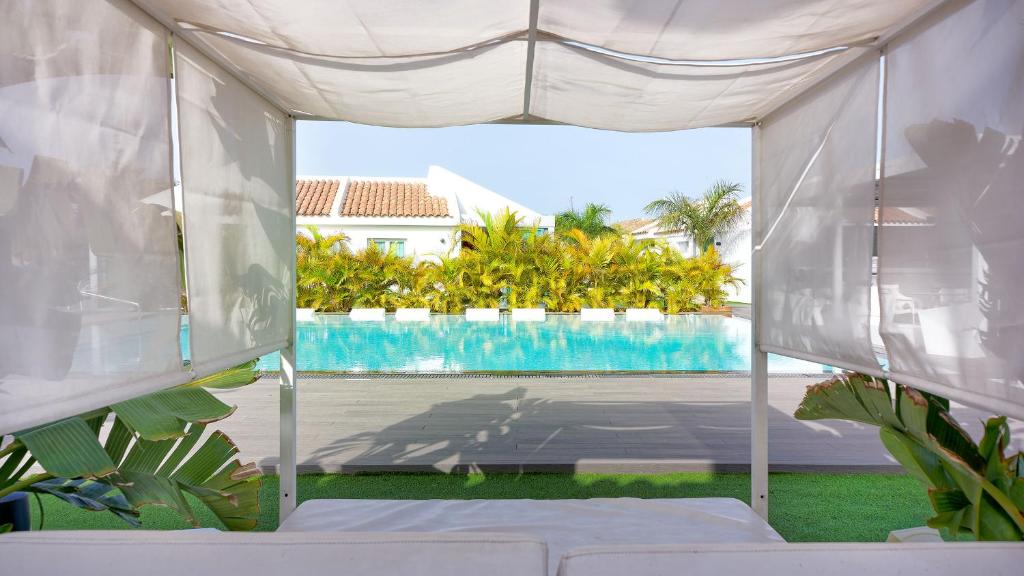 Seven Hotel & Wellness - Gay Men Only, Maspalomas – Updated ...