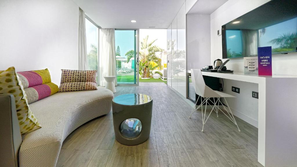 Seven Hotel & Wellness - Gay Men Only, Maspalomas – Updated ...