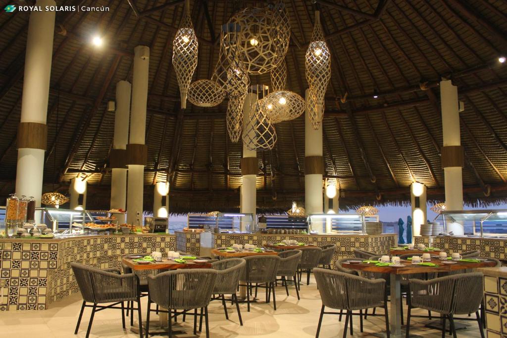 Restaurace v ubytování Royal Solaris Cancun - All Inclusive