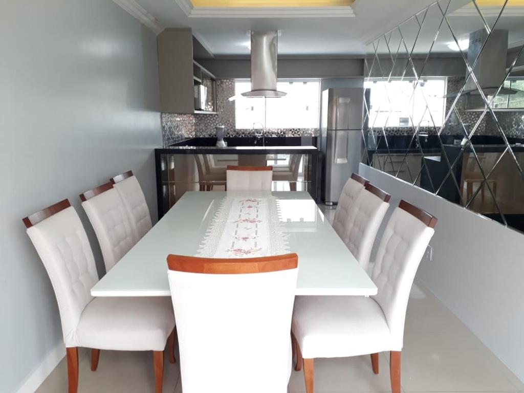 Apto. 03 Quartos à 500m da Praia  Apto. 03 Quartos à 500m da Praia