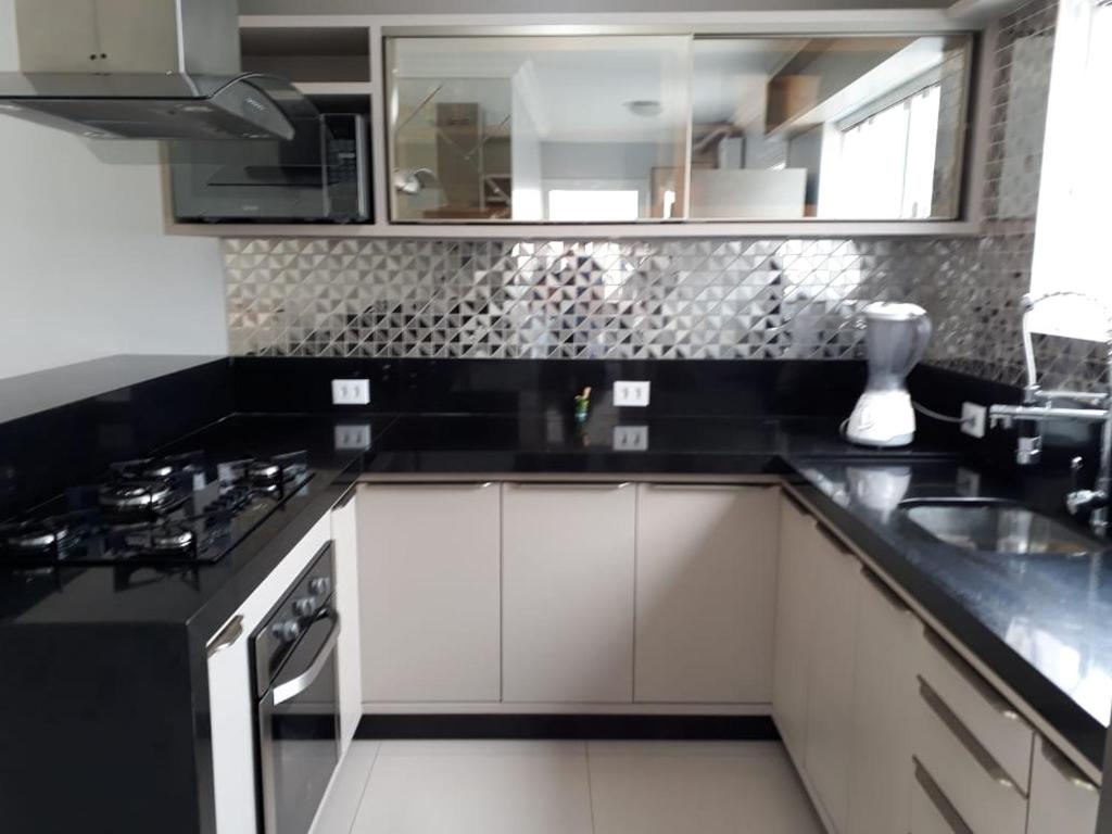 Apto. 03 Quartos à 500m da Praia  Apto. 03 Quartos à 500m da Praia