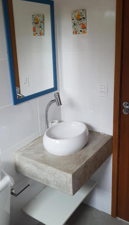  Casa em condomínio com piscina privativa