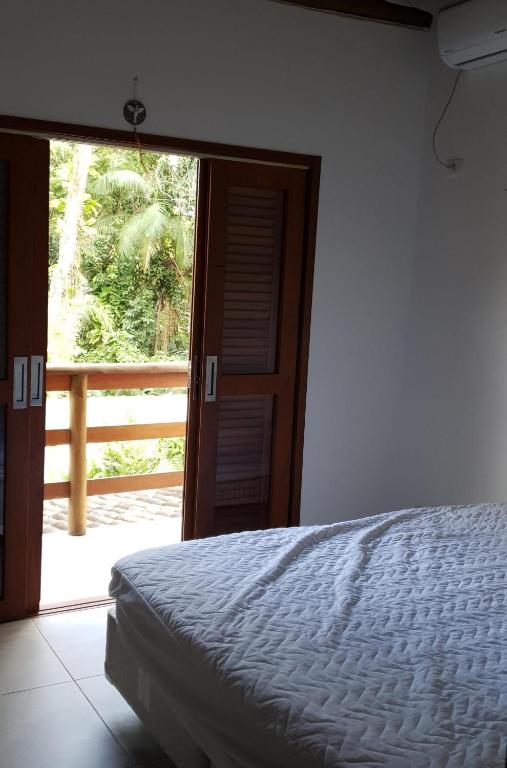  Casa em condomínio com piscina privativa