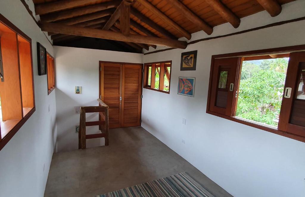  Casa em condomínio com piscina privativa