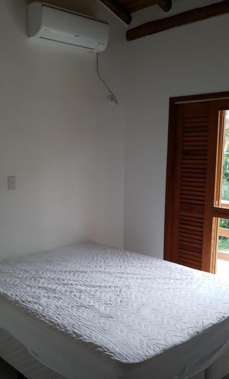  Casa em condomínio com piscina privativa