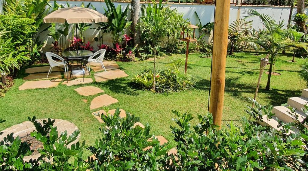  Casa em condomínio com piscina privativa