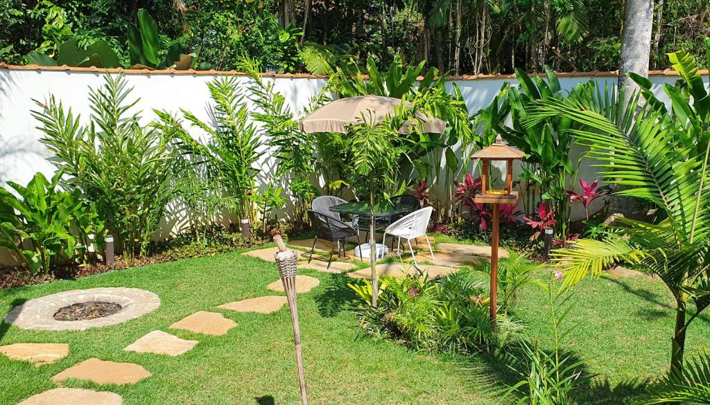  Casa em condomínio com piscina privativa