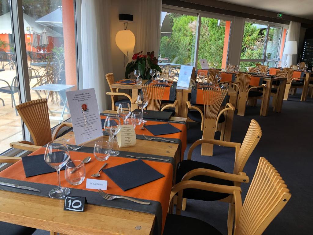Restaurace v ubytování Le Noirlac