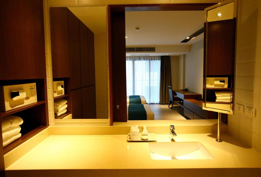 Season Five Hotel - Resim 32