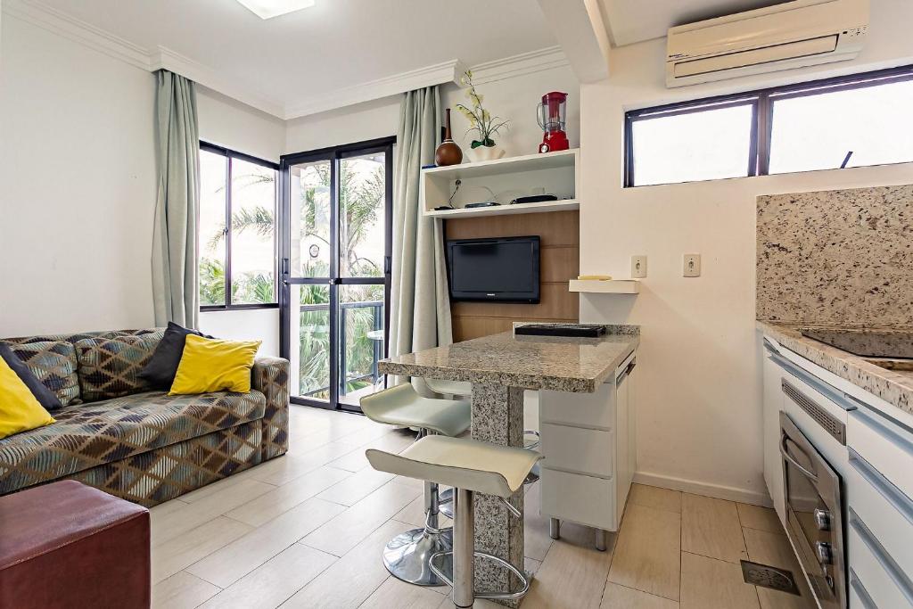  Apartamento pé na areia e vista mar Jurerê JBM204